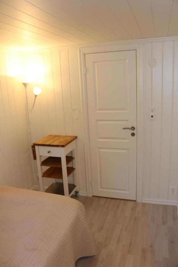 Nice Apartment With1 Bedroom Separate Living Room With A Sofa Bed And A Tiny Kitchen A Bathroom Located In Nordstrand Near By The Sea For 3 Guests With A Garden And Grill 5 Extra Guests With Extra Cost In The Cabin With Sea View Just Outside The Apar Oslo Dış mekan fotoğraf