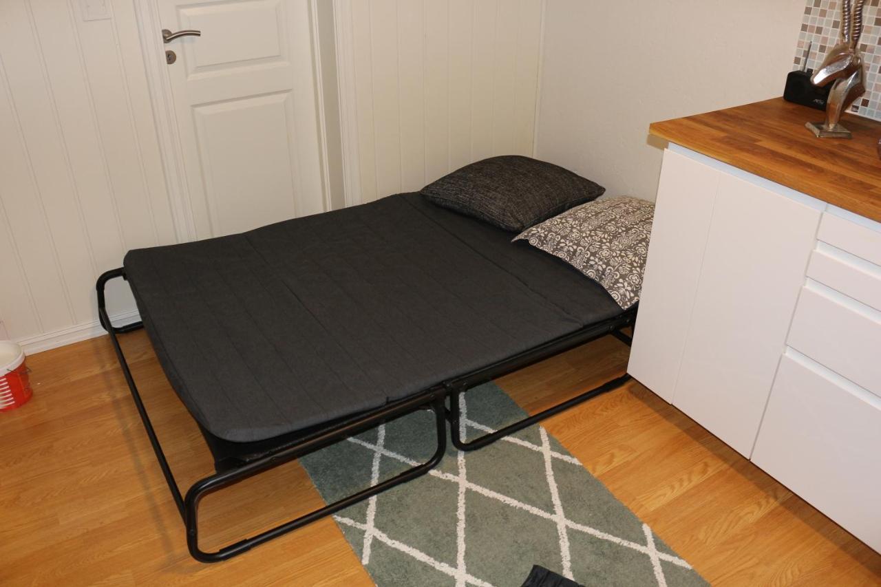 Nice Apartment With1 Bedroom Separate Living Room With A Sofa Bed And A Tiny Kitchen A Bathroom Located In Nordstrand Near By The Sea For 3 Guests With A Garden And Grill 5 Extra Guests With Extra Cost In The Cabin With Sea View Just Outside The Apar Oslo Dış mekan fotoğraf