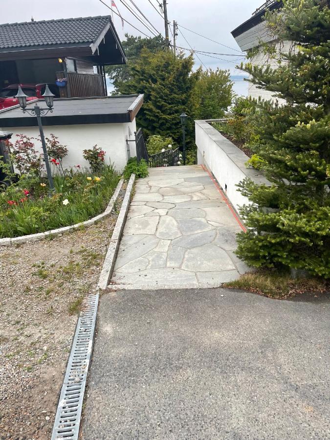 Nice Apartment With1 Bedroom Separate Living Room With A Sofa Bed And A Tiny Kitchen A Bathroom Located In Nordstrand Near By The Sea For 3 Guests With A Garden And Grill 5 Extra Guests With Extra Cost In The Cabin With Sea View Just Outside The Apar Oslo Dış mekan fotoğraf